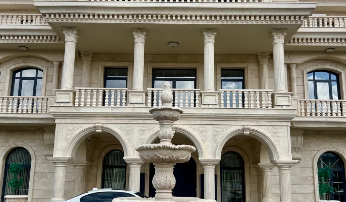 Limra Doğal Taş Ankara lüks villa projesi komple traverten dış cephe mimari tasarımı.